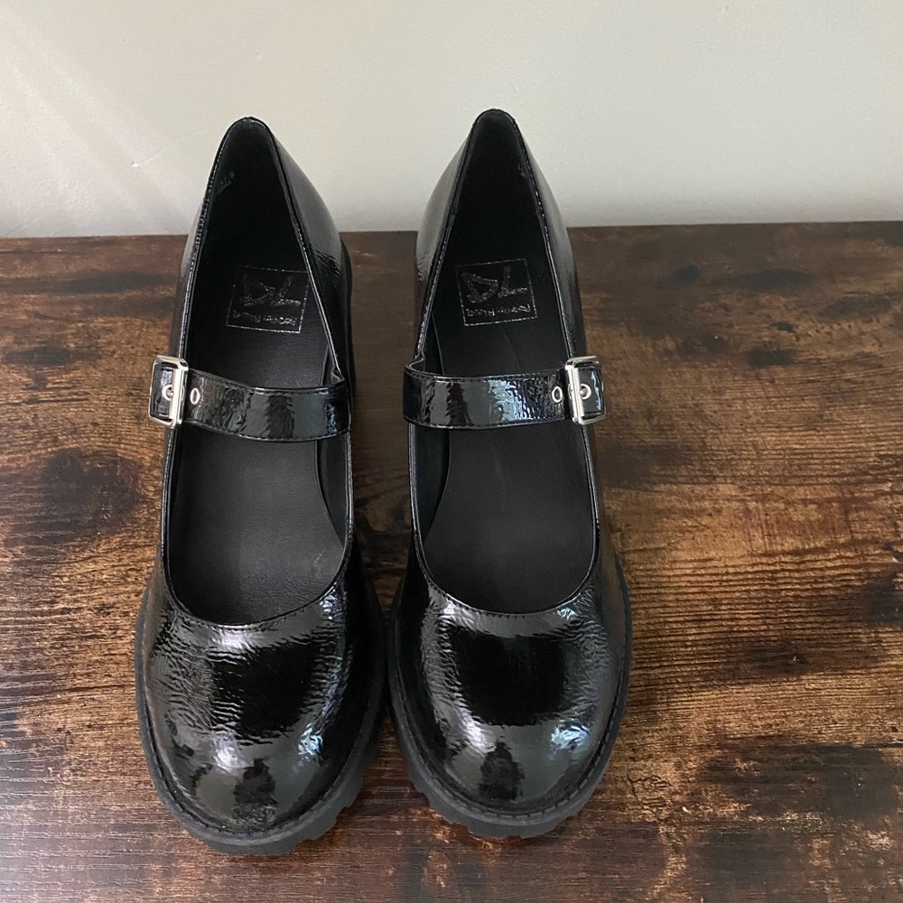 Dirty Laundry Platform Mary Janes- Sz 7